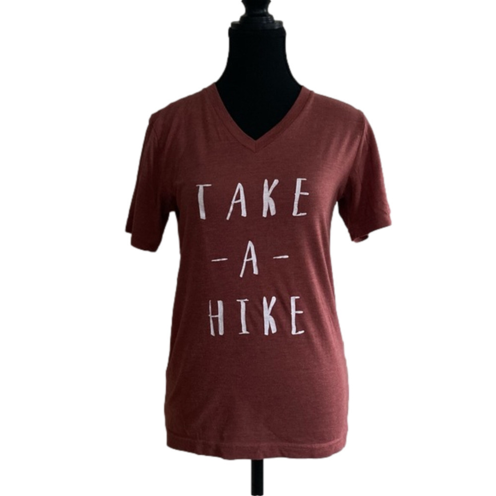 RUST coloured V- neck short sleeve tee with ‘Take a Hike’ slogan. Size XS